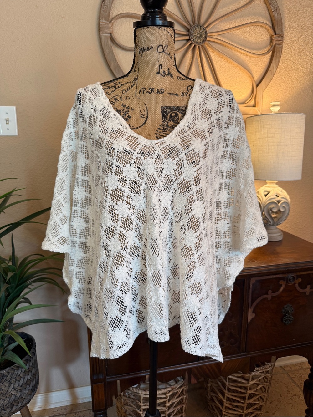Coco + Carmen White Flower Crochet V-Neck Tunic One Size